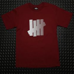 UNDEFEATED T-shirt Size Small