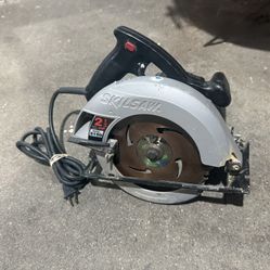 Skilsaw Circular Saw