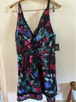 1267. NWT Torrid 1-Piece Swimsuit size 1 (14-16) ladies $5.00 exact cash and pick up only 91767