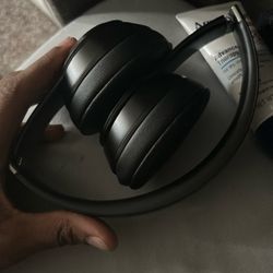 beats solo 4 black