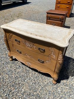 Medium size dresser