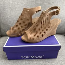 WOMENS WEDGE SANDALS SIZE 7