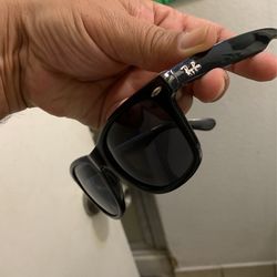 Brand New Rey Bans