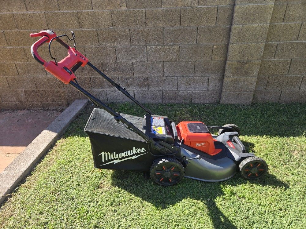 Milwaukee Lawn Mower 