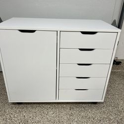 Dresser Chest