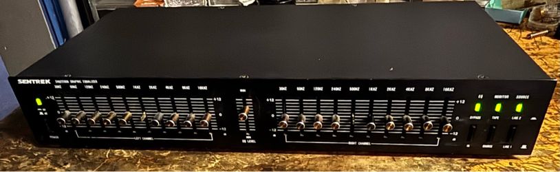 Sentrek SEQ2200B Graphic Equalizer