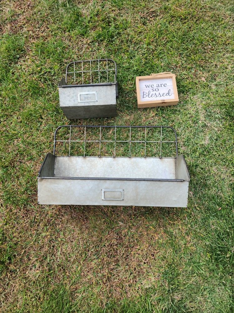 Wall Decore/ Galvanized Metal Bens