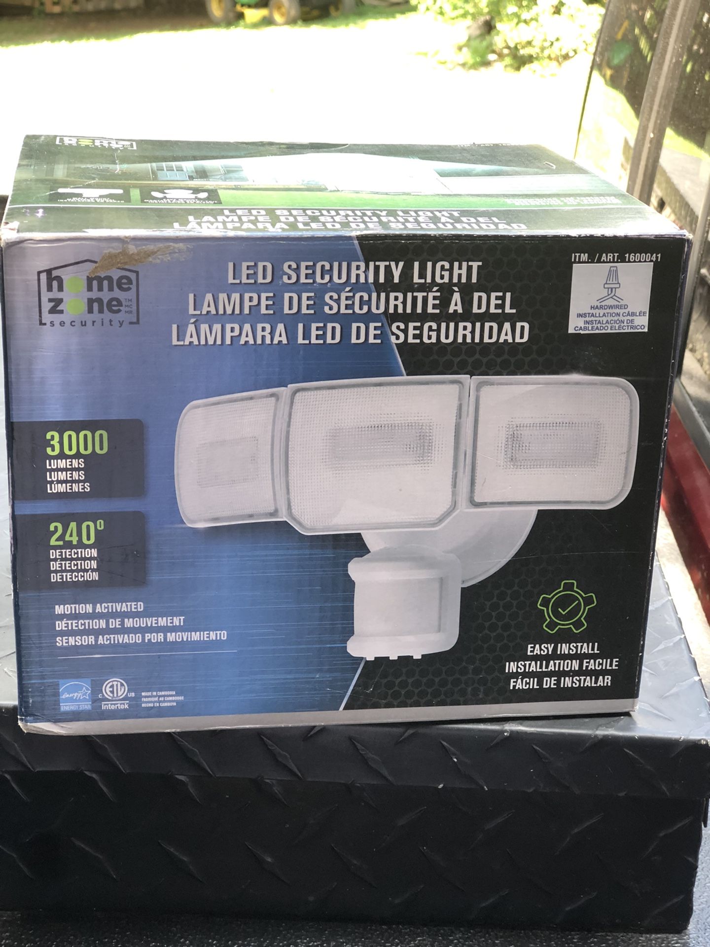 Led SecuRity  Light 3000 Linens New 