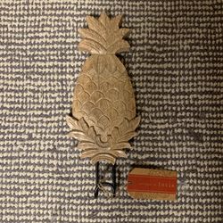 Solid Wood Pineapple Hook Wall Art 