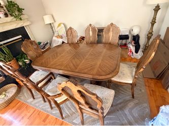 Dining set with 8 chairs and leaf