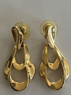 Beautiful Gold Tone Earrings