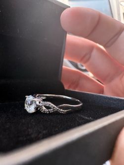 10K white gold ring