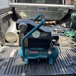 Makita Mac700 Air Compressor 