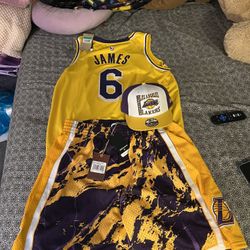 Lakers Jersey Bundle LeBron James 