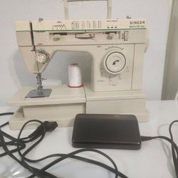 Sewing Machine Singer Merritt 9612 Used 