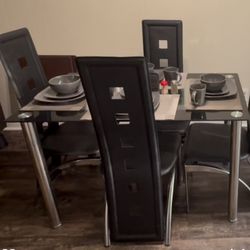 Dining room Table 