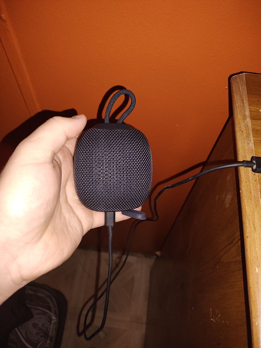 Min Bluetooth Speaker 