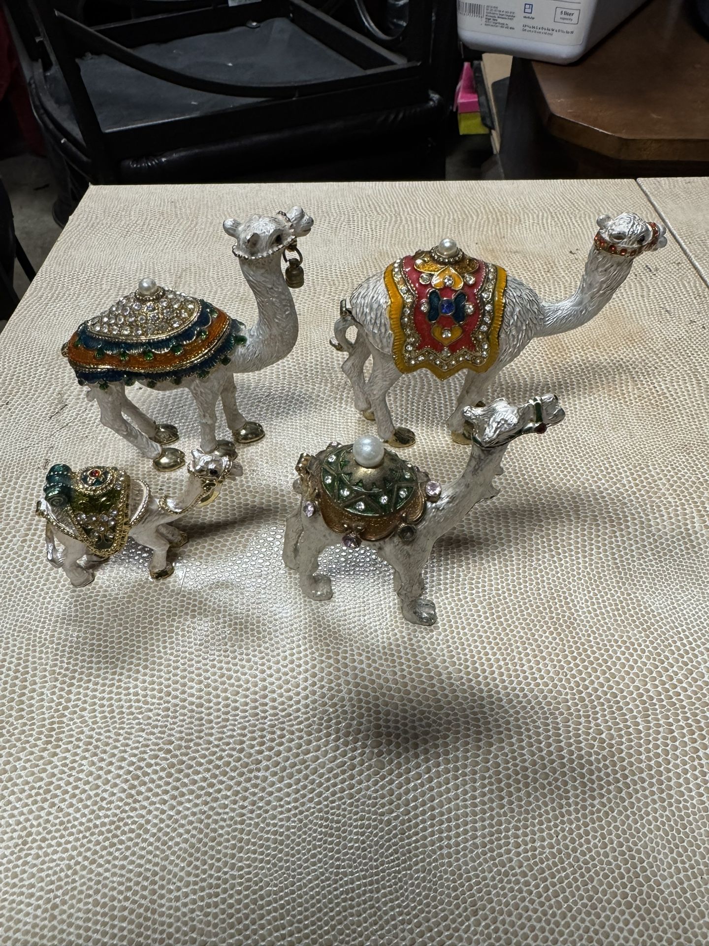 Qifu Enamel Camel Trinket Jewelry Box