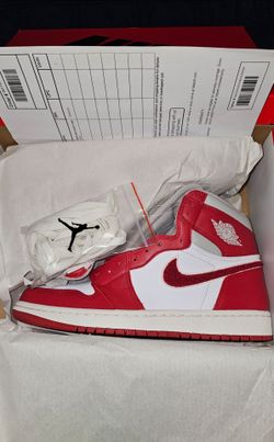 Jordan 1 "Varsity Red" (W)