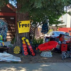 Yard Sell: Help A Giants Fan To Their First Game