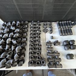 Black malleable threaded fittings