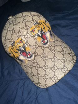 Gucci supreme gg tiger print