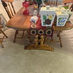 Dining Room Table With 6 Chairs (leaf not shown but included)