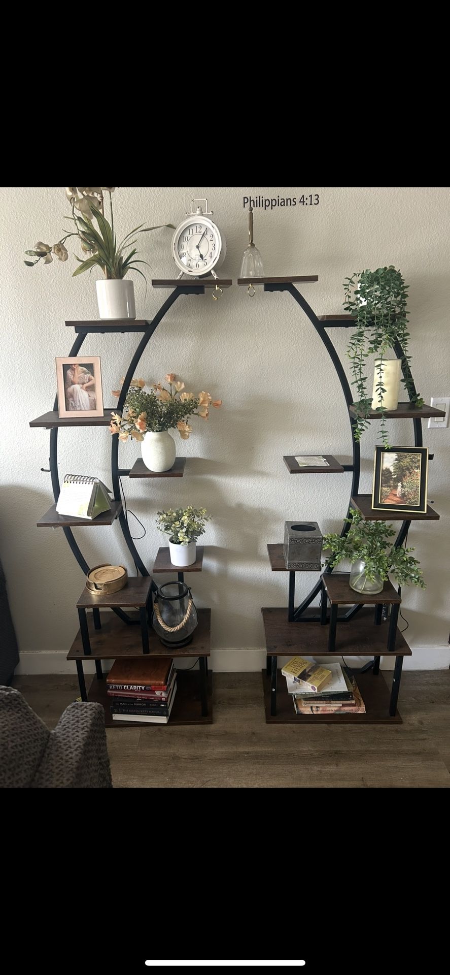 Home Decide (Plants And Pictures)