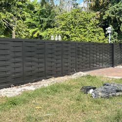 Portones Y Cercas/ Aluminum Gates And Fences All Aluminum Woven Style 