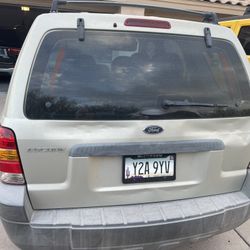 Ford Escape 2005 4 Cylinder 2.3L& TV 60 Inch,Maytag Gas Dryer,tv Monitor,vcrs,tools,gifts Items,plastic Shelves & More