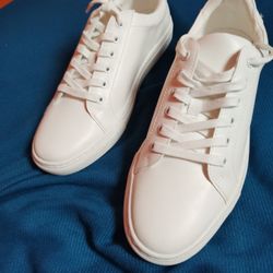 Banana Republic White Shoes sz9