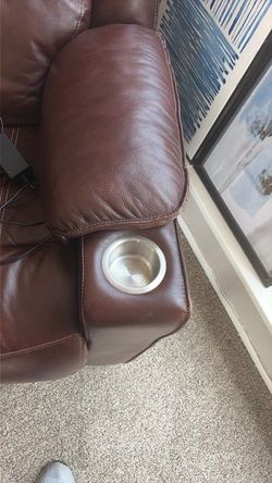 LEATHER BROWN RECLINER/BLUETOOTH
