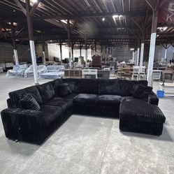 4TH Of July BLOCKBUSTER SALE! Sleeper Sectional On Sale Limited Time Only! 
