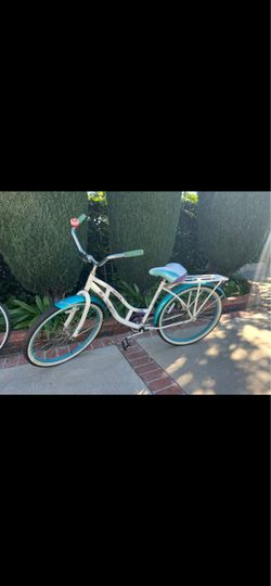 Vintage-Style Women’s Beach Cruiser Bicycle – White & Turquoise
