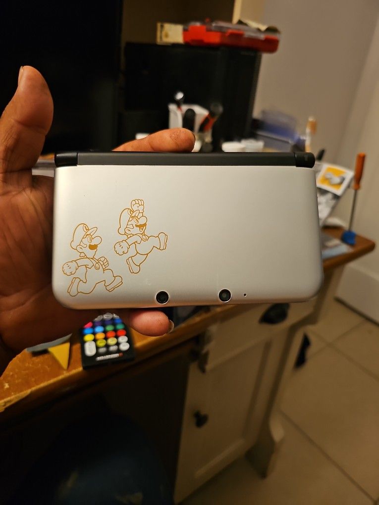 Nintendo 3DS XL