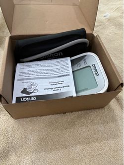 Omron 5 series Blood Pressure Monitor-Excellent Condition