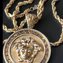 Gold Rope Chain & Versace Charm !