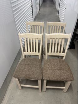 Set 4 farmhouse dining chairs