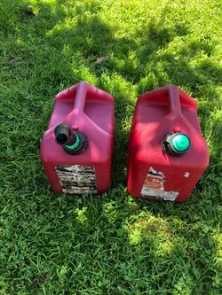 spill-proof plastic gasoline can 2-gal