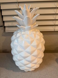 White ceramic pineapple