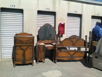 Antique bedroom set $400