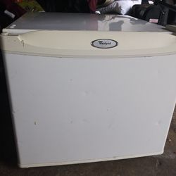 Small Fridge with Freezer - Whirlpool for Sale in Longview, WA - OfferUp