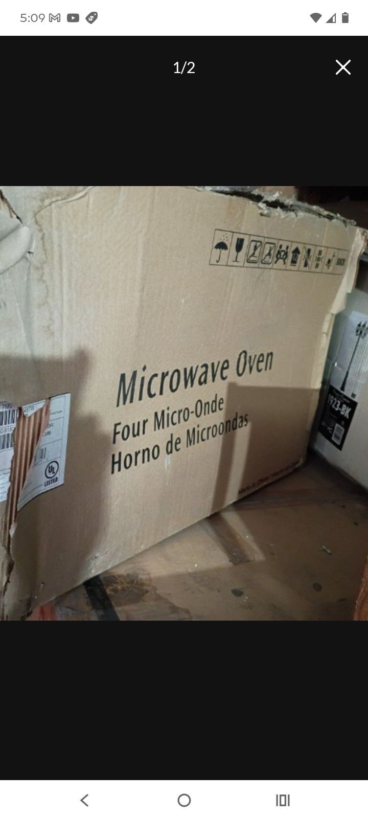 New microwave white Frigidaire new
