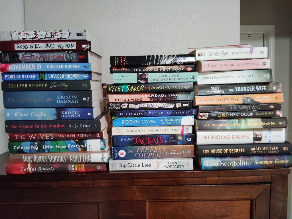 ⭐ BOOKS ⭐ NEED GONE ASAP