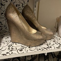 Steve Madden Gold/bronze Wedges Excellent Condition 