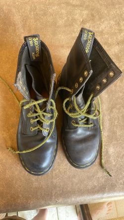 Doc Martens size 3 (women’s 5 or men’s 4)