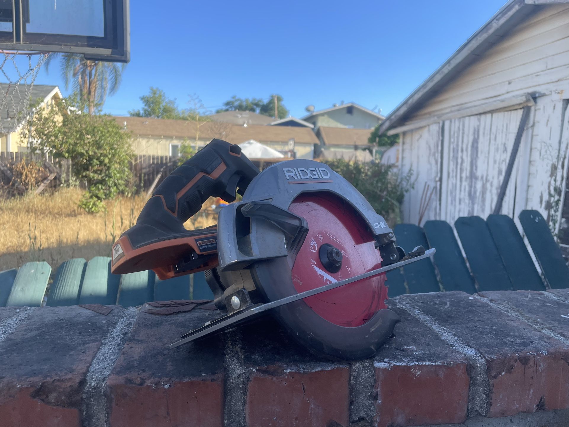 18V SubCompact Brushless Cordless 6-1/2 in. Circular Saw