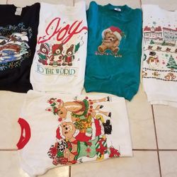 4 CHRISTMAS SWEATSHIRTS 1 NIGHTGOWN WOMEN MEN HANES JERZEES  QUALITY BRANDS