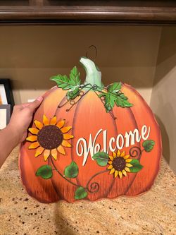 pumpkin welcome sign