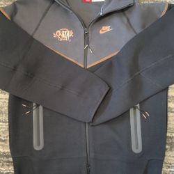 Central Cee nike tech 